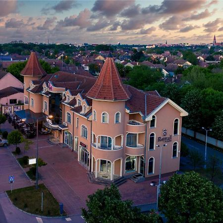 Garni Hotel Royal Crown Subotica Eksteriør billede