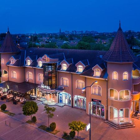 Garni Hotel Royal Crown Subotica Eksteriør billede