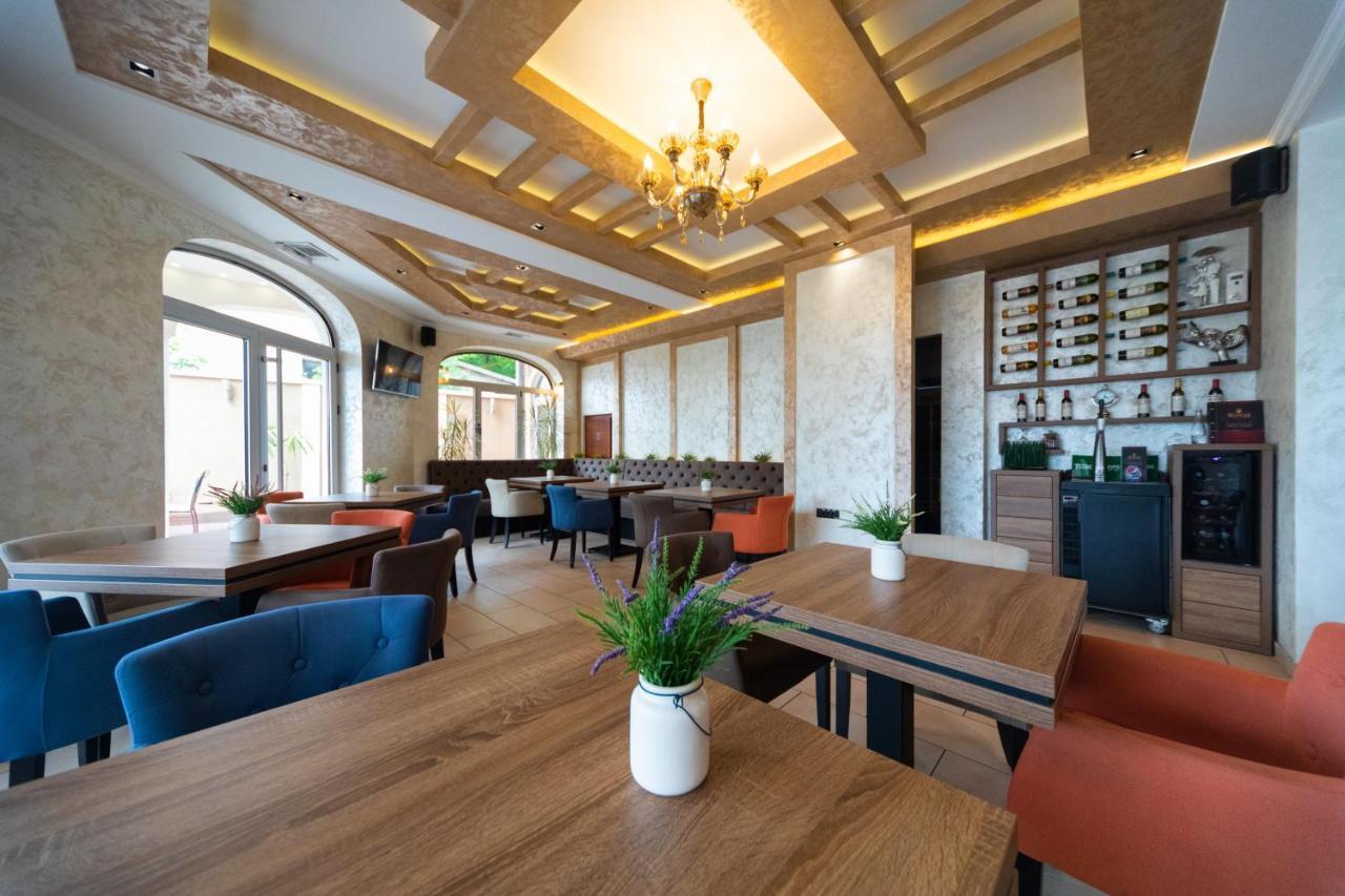 Garni Hotel Royal Crown Subotica Eksteriør billede