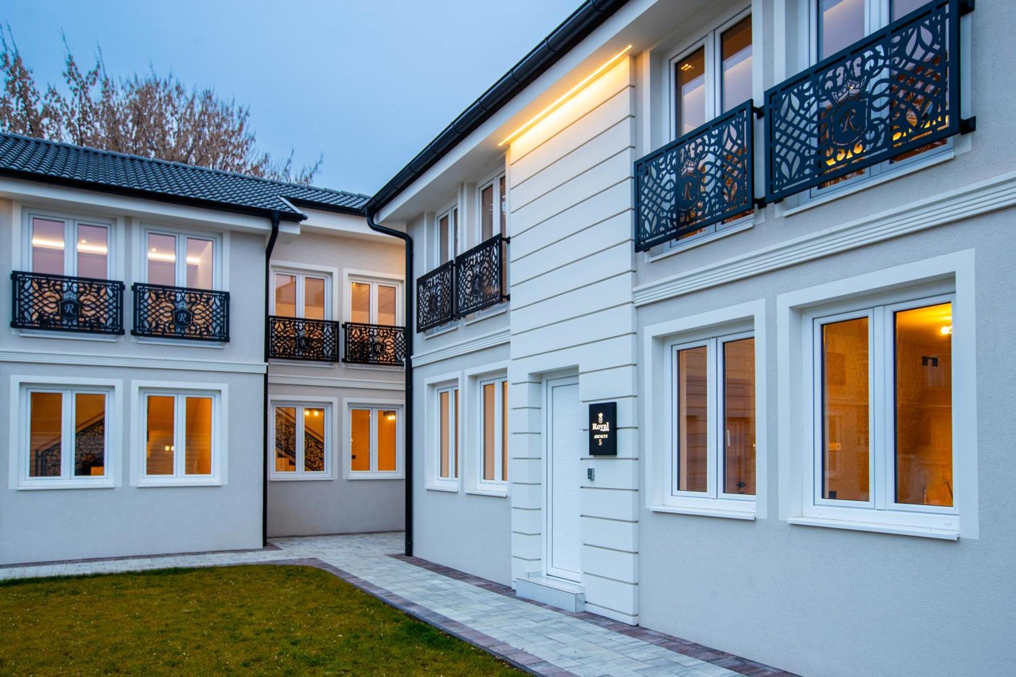 Garni Hotel Royal Crown Subotica Eksteriør billede